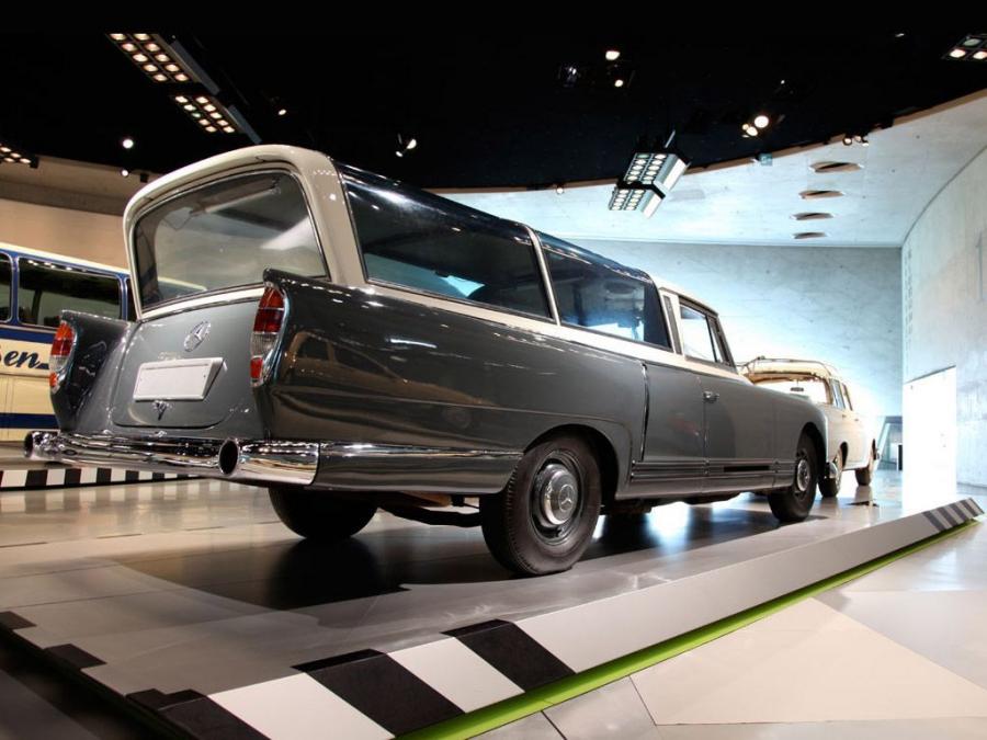  Mercedes-Benz 300 Messwagen 1960 года  (фото 2 из 7)